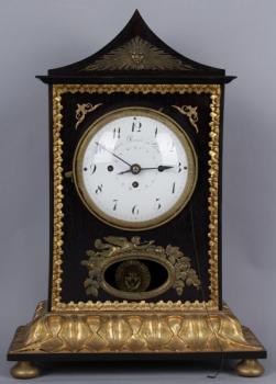 Uhr mit Viertelstunden Schlagwerk - Holz, Emaille - Johann Reiner in Prag - 1820