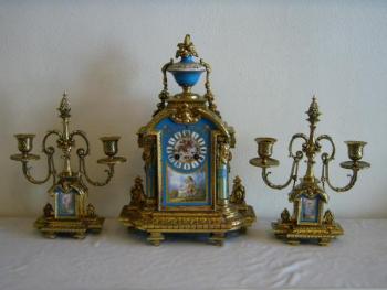 Uhr und zwei Kerzenständer - 1870